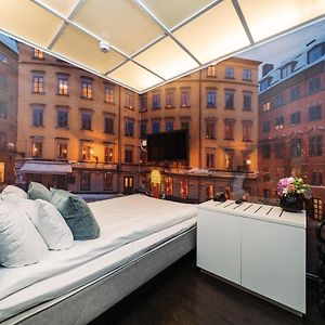 Express Double Room no window 140cm bed